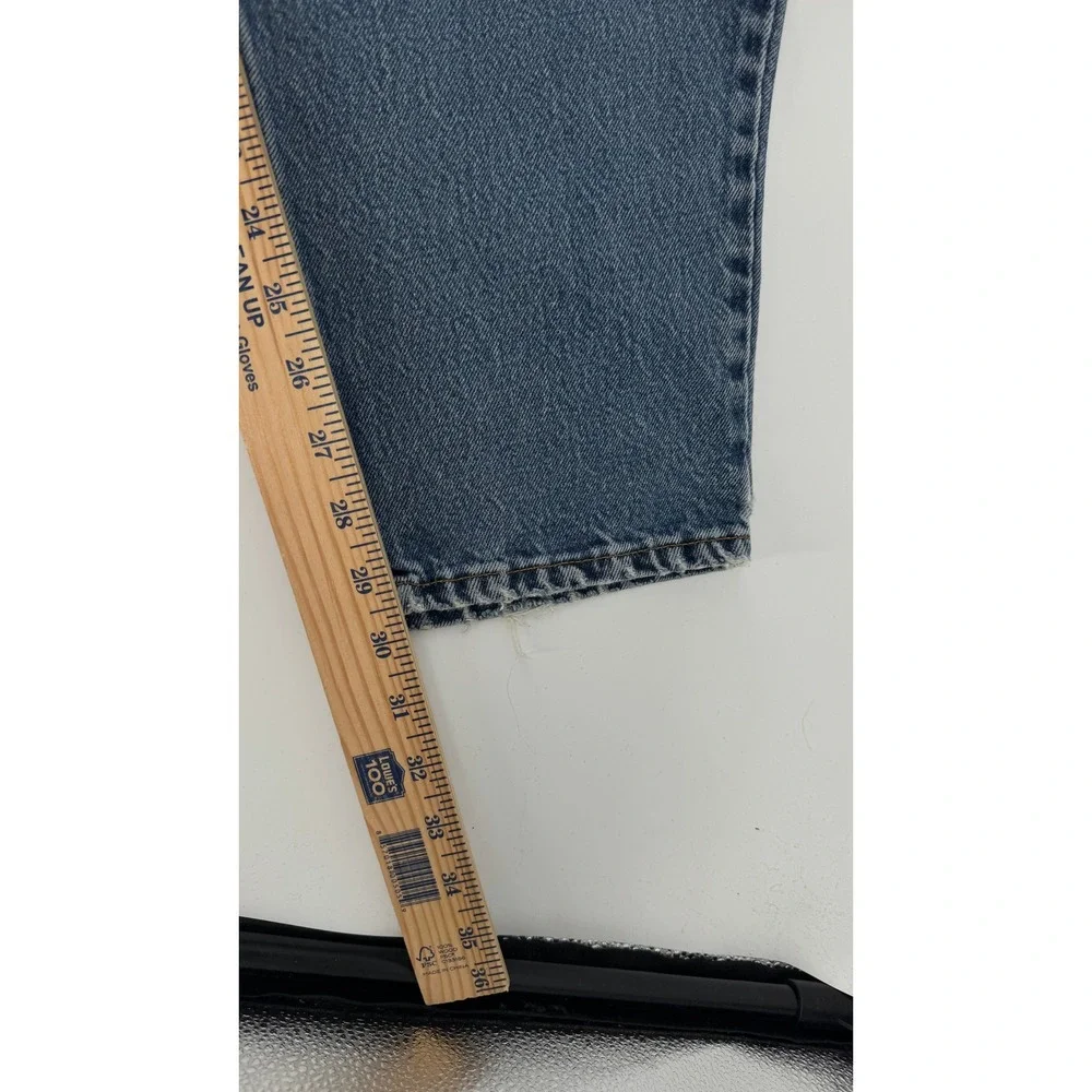 Vintage Levi's 560 Loose Fit Tapered Jeans Mens 34x30 Blue Made in USA 90s